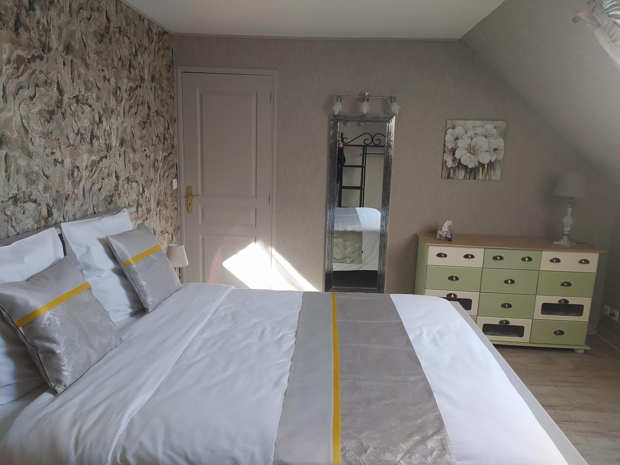 Des Roux Et Des Pious Suite De 35 A 60 M2 Et 3 Chambres Pour Groupe De 2 A 6 Personnes Civray-de-Touraine Exterior foto
